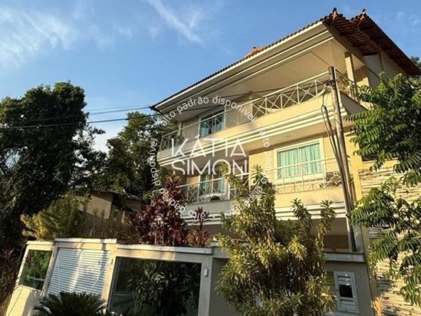 Casa de Alto Padrão no Condomínio Passaredo – 1000m² de Exclusividade na Taquara2
