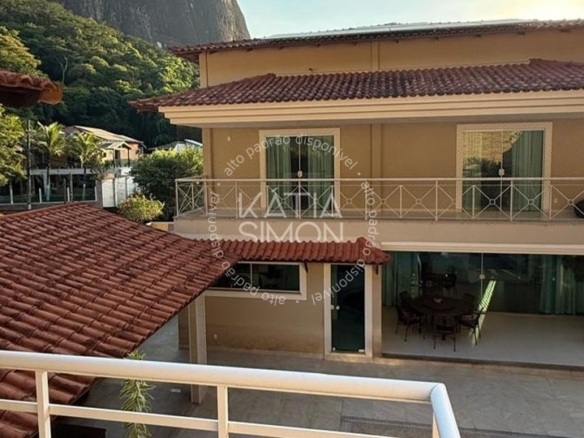 Casa de Alto Padrão no Condomínio Passaredo – 1000m² de Exclusividade na Taquara5