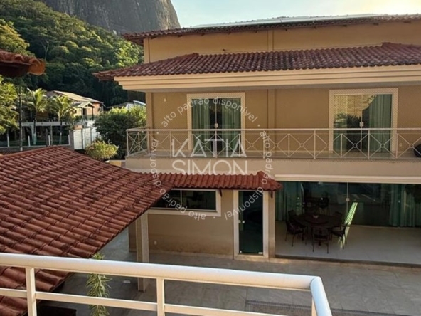 Casa de Alto Padrão no Condomínio Passaredo – 1000m² de Exclusividade na Taquara5