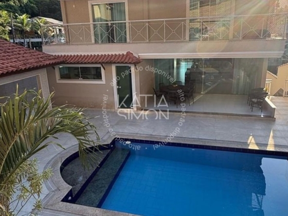 Casa de Alto Padrão no Condomínio Passaredo – 1000m² de Exclusividade na Taquara6