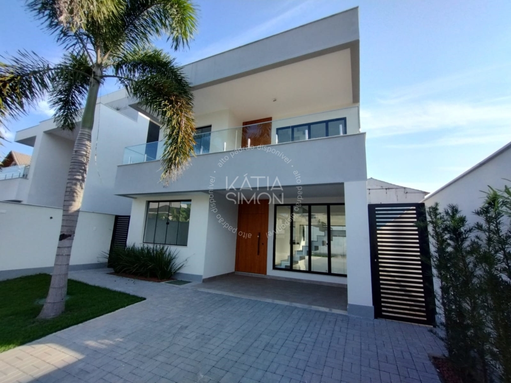Casa de Luxo à Venda no Recreio dos Bandeirantes – 330m² com Piscina Privativa e Varanda Gourmet