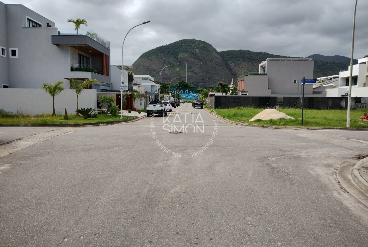 Casa de Luxo à Venda no Recreio dos Bandeirantes – 330m² com Piscina Privativa e Varanda Gourmet17