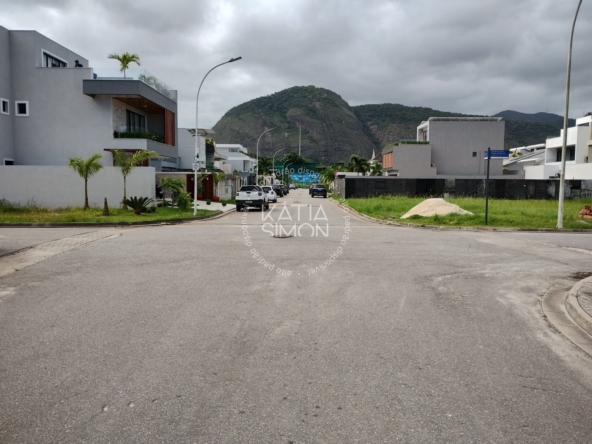 Casa de Luxo à Venda no Recreio dos Bandeirantes – 330m² com Piscina Privativa e Varanda Gourmet17