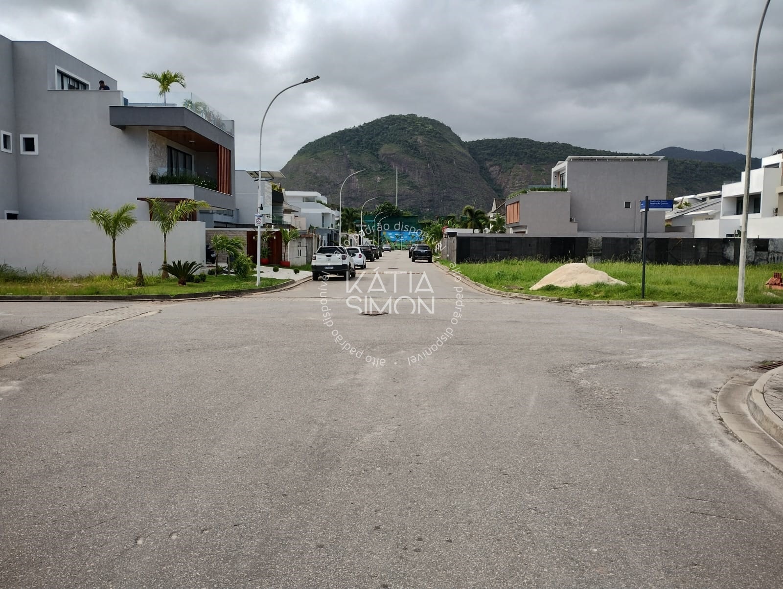 Casa de Luxo à Venda no Recreio dos Bandeirantes – 330m² com Piscina Privativa e Varanda Gourmet17