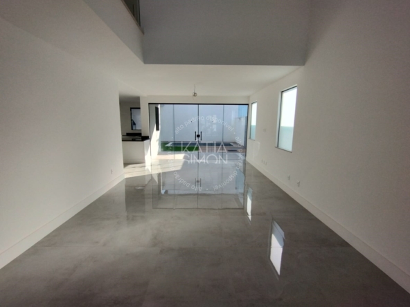Casa de Luxo à Venda no Recreio dos Bandeirantes – 330m² com Piscina Privativa e Varanda Gourmet2