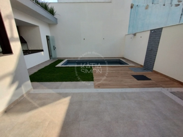 Casa de Luxo à Venda no Recreio dos Bandeirantes – 330m² com Piscina Privativa e Varanda Gourmet3