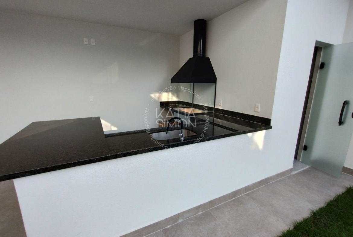 Casa de Luxo à Venda no Recreio dos Bandeirantes – 330m² com Piscina Privativa e Varanda Gourmet4