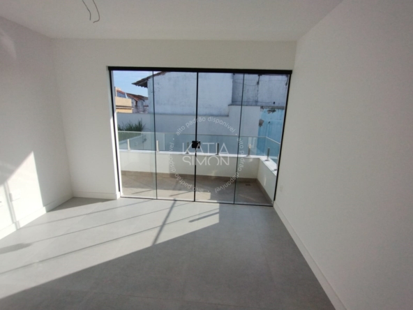 Casa de Luxo à Venda no Recreio dos Bandeirantes – 330m² com Piscina Privativa e Varanda Gourmet9